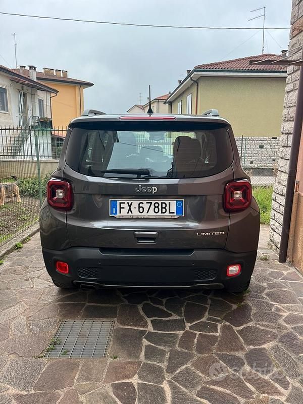 Usata Jeep Renegade Limited 120 CV (88 kW) 2019 Grigio SUV