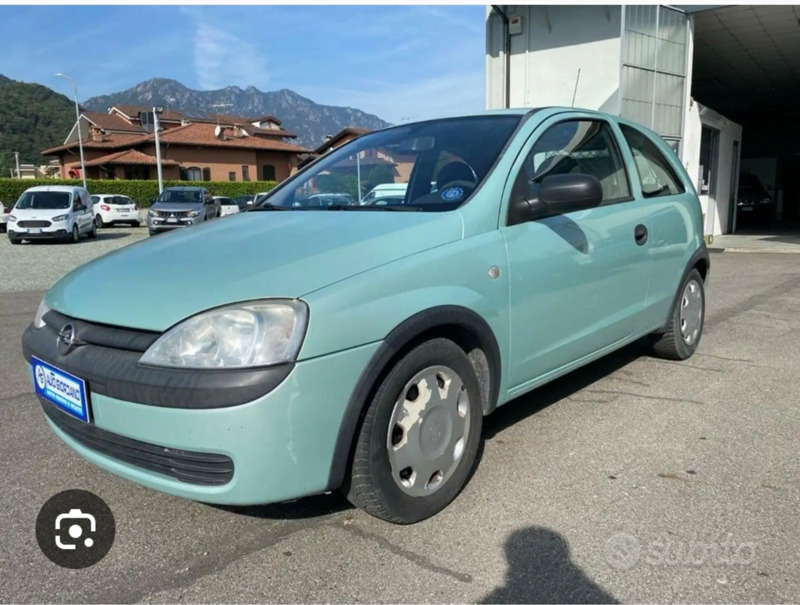 Usato 2001 Opel Corsa 1.0 Benzin 54 CV (2.500 €)