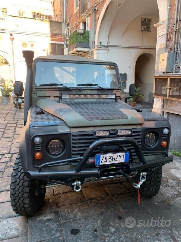 Verde Usata 2003 Land Rover Defender SUV | 27.000 € (Buon prezzo) - Immagine 1/4