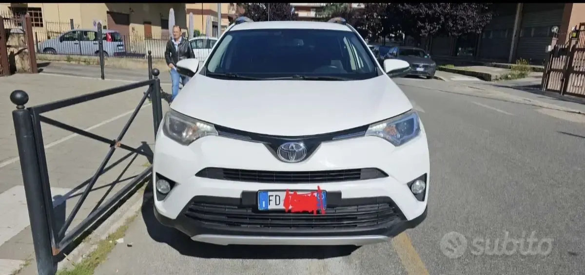 Second-hand Toyota RAV4 Style 150 CP (110 kW) 2016 SUV