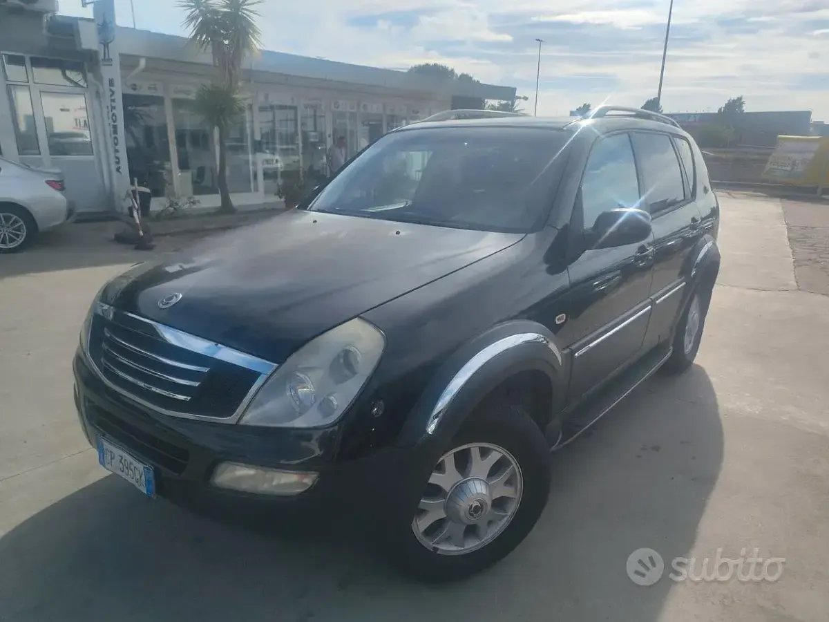 Usata SsangYong Rexton 165 CV (121 kW) 2005 Nero SUV