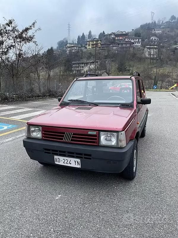 Usata Fiat Panda 4x4 Club 50 CV (36 kW) 1994 Marrone Utilitaria