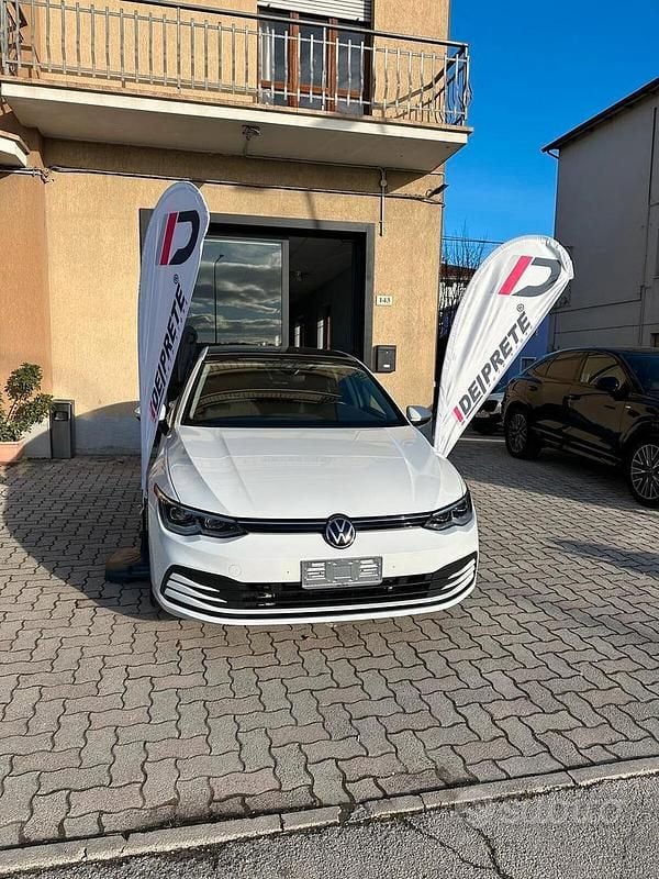 Usata VW Golf VIII Executive 150 CV (110 kW) 2020 Bianco Station wagon