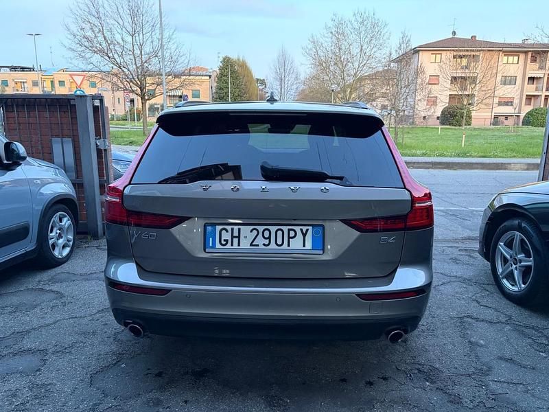Usata Volvo V60 Business Edition 197 CV (144 kW) 2021 Grigio Station wagon