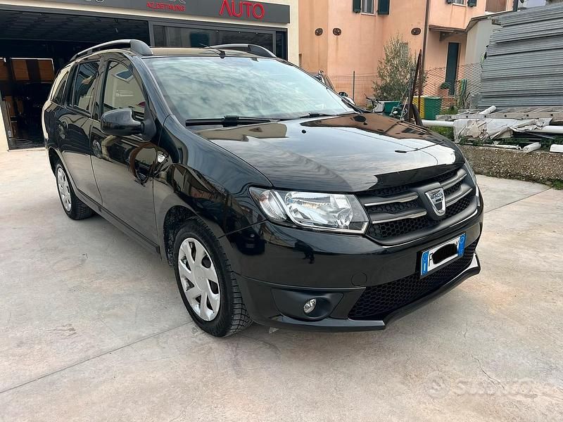 Grigio Usata 2017 Dacia Logan Station wagon | 3999 € (Super prezzo) - Immagine 1/4