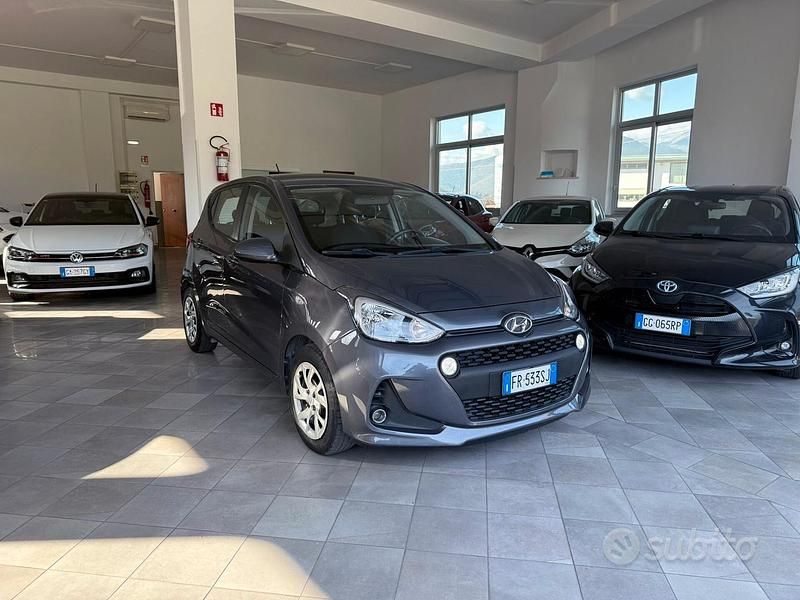 Usata Hyundai i10 Style 67 CV (49 kW) 2018 Blu Utilitaria