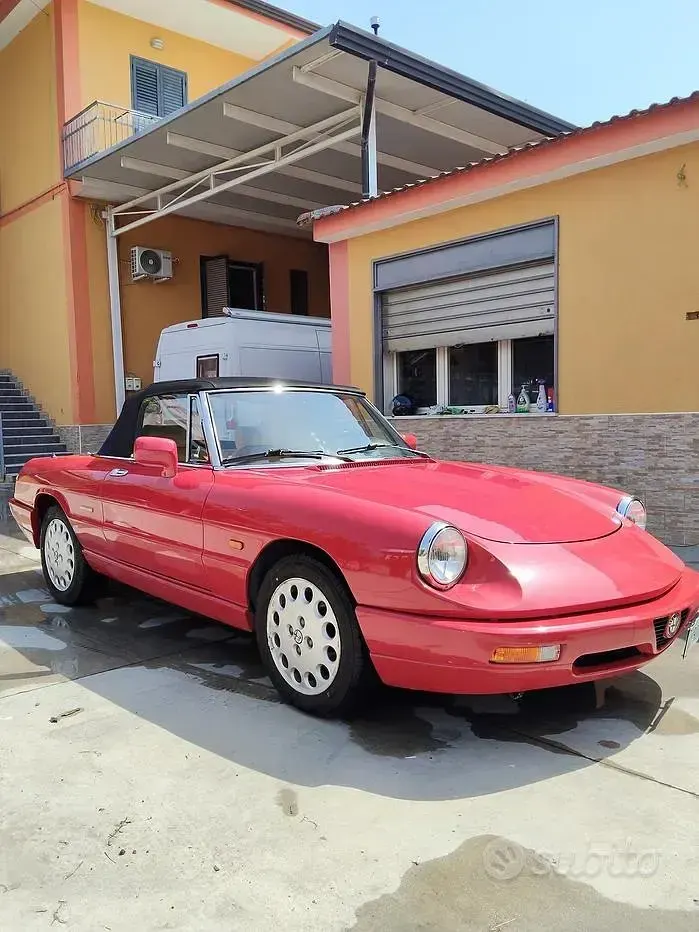 Usata Alfa Romeo Spider 122 CV (89 kW) 1992 Rosso Cabrio
