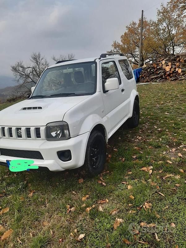 Usata Suzuki Jimny 85 CV (62 kW) 2015 Bianco SUV
