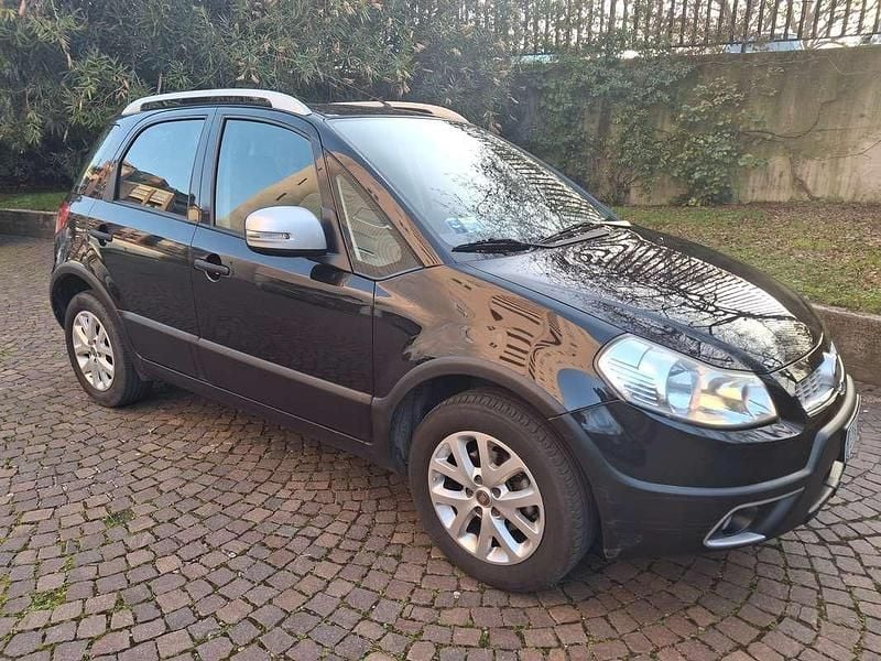 Usata Fiat Sedici Dynamic 120 CV (88 kW) 2012 Nero SUV