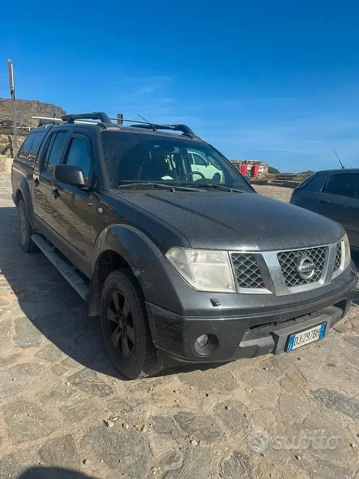 Usata Nissan Navara 171 CV (125 kW) 2007 Grigio Pick-up