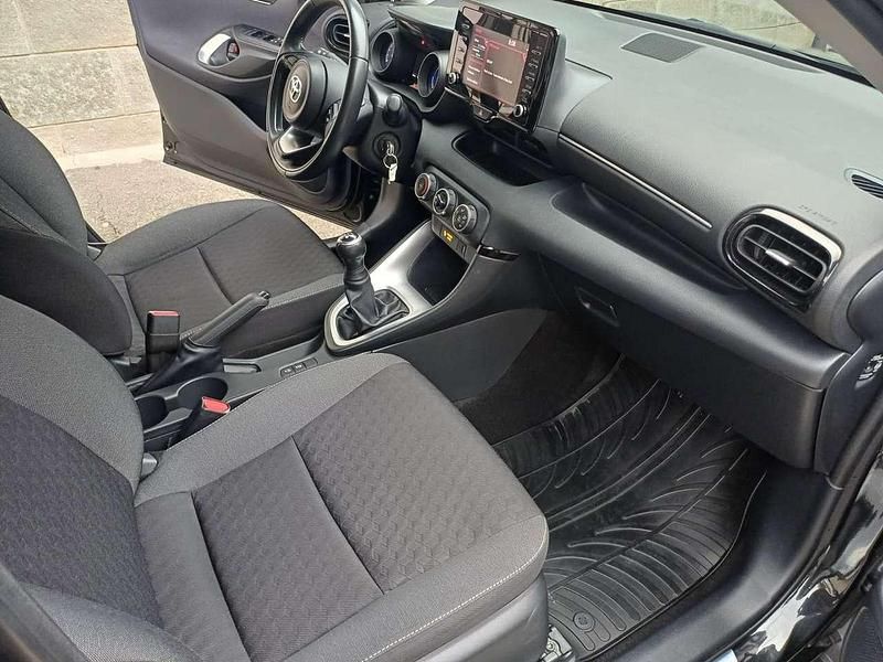 Usata Toyota Yaris Trend 72 CV (52 kW) 2022 Nero Utilitaria