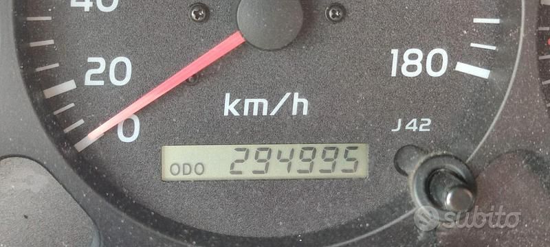 Blu Usata 2000 Toyota Land Cruiser SUV | 9999 € - Immagine 1/4