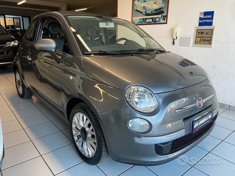 Grigio Usata 2015 Fiat 500 Lounge Tre volumi | 8900 € (Cara) - Immagine 1/4