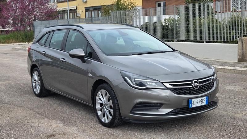 Usata Opel Astra Innovation 104 CV (76 kW) 2017 Grigio Station wagon