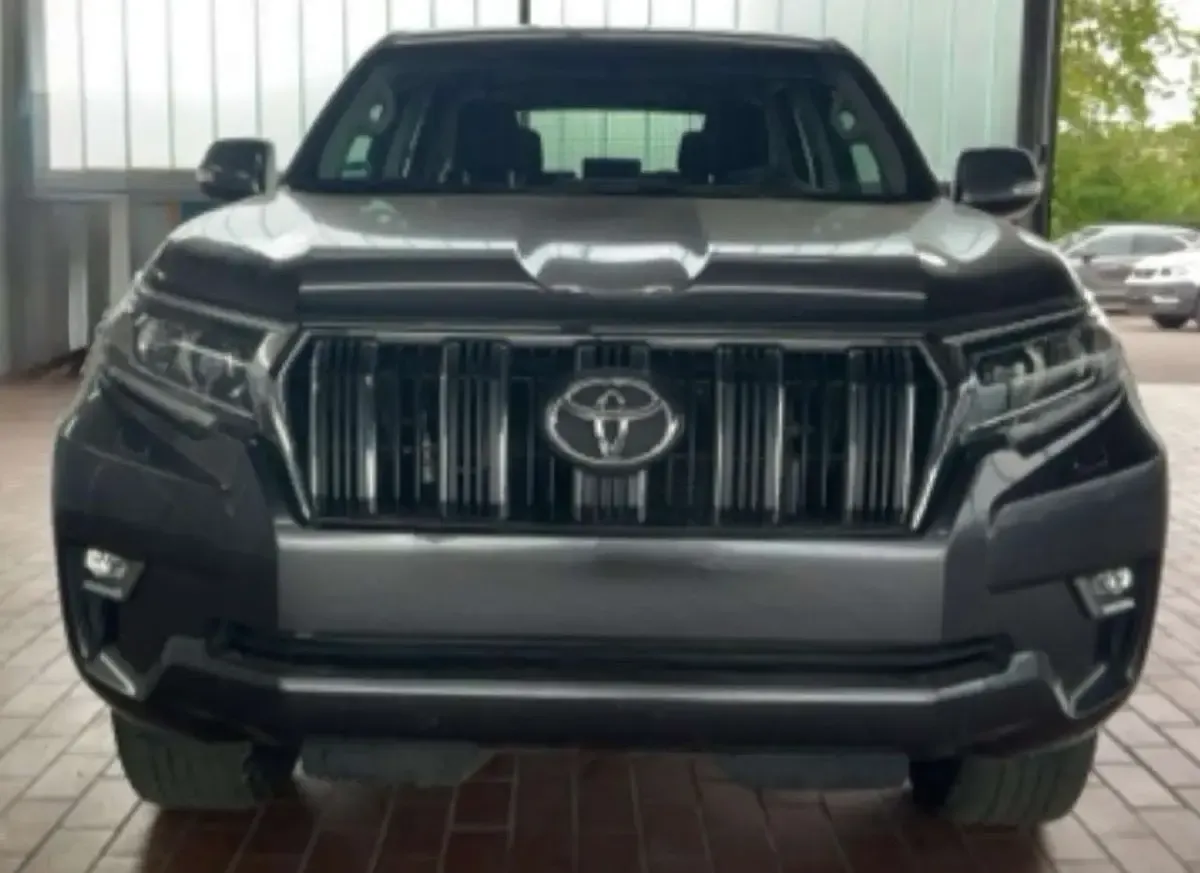 Gebraucht Toyota Land Cruiser Executive 204 PS (150 kW) 2022 Grau SUV