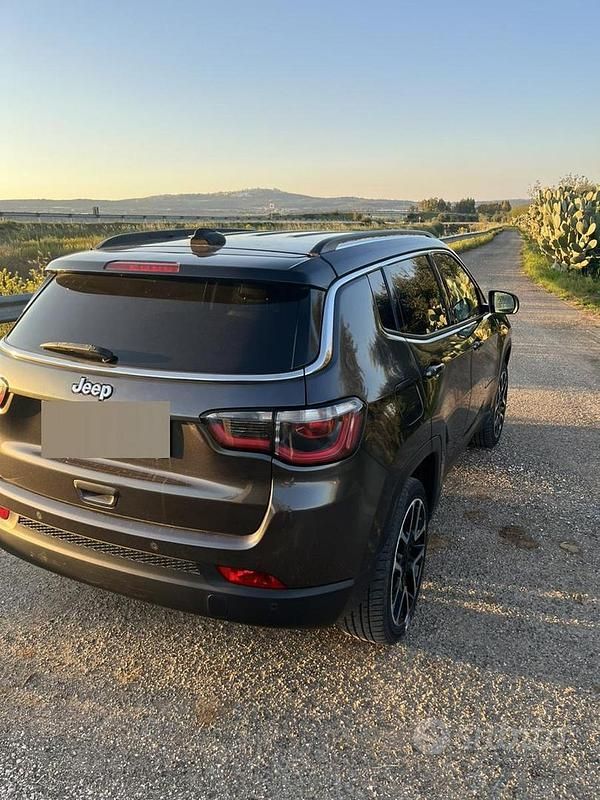 Usata Jeep Compass 140 CV (102 kW) 2017 Grigio SUV