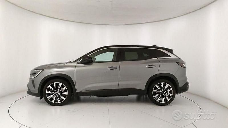 Usata Renault Austral Techno 200 CV (147 kW) 2023 Grigio SUV