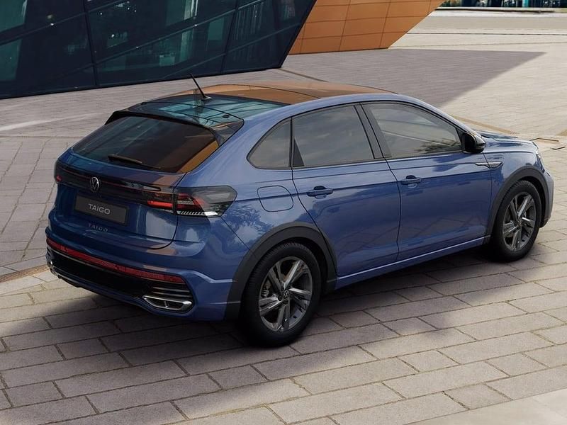 Usata VW Taigo R-line 110 CV (80 kW) 2024 Reef blue metallizzato nero SUV