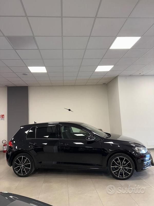 Usata VW Golf VII Sport 115 CV (84 kW) 2018 Nero Berlina