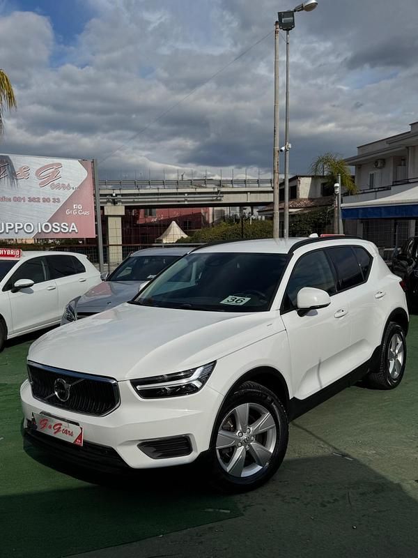 Usata Volvo XC40 Momentum 150 CV (110 kW) 2020 Bianco SUV