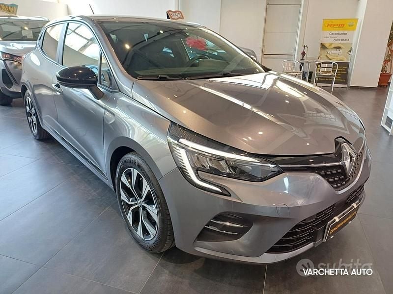 Usata Renault Clio V Evolution 101 CV (74 kW) 2023 Grigio Berlina