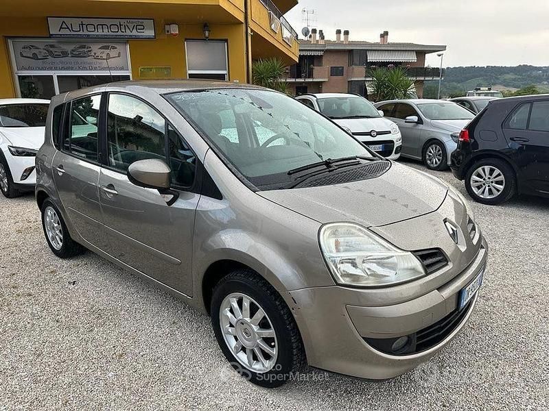 Marrone Usata 2008 Renault Grand Modus Dynamique Monovolume | 2780 € (Buon prezzo) - Immagine 1/4