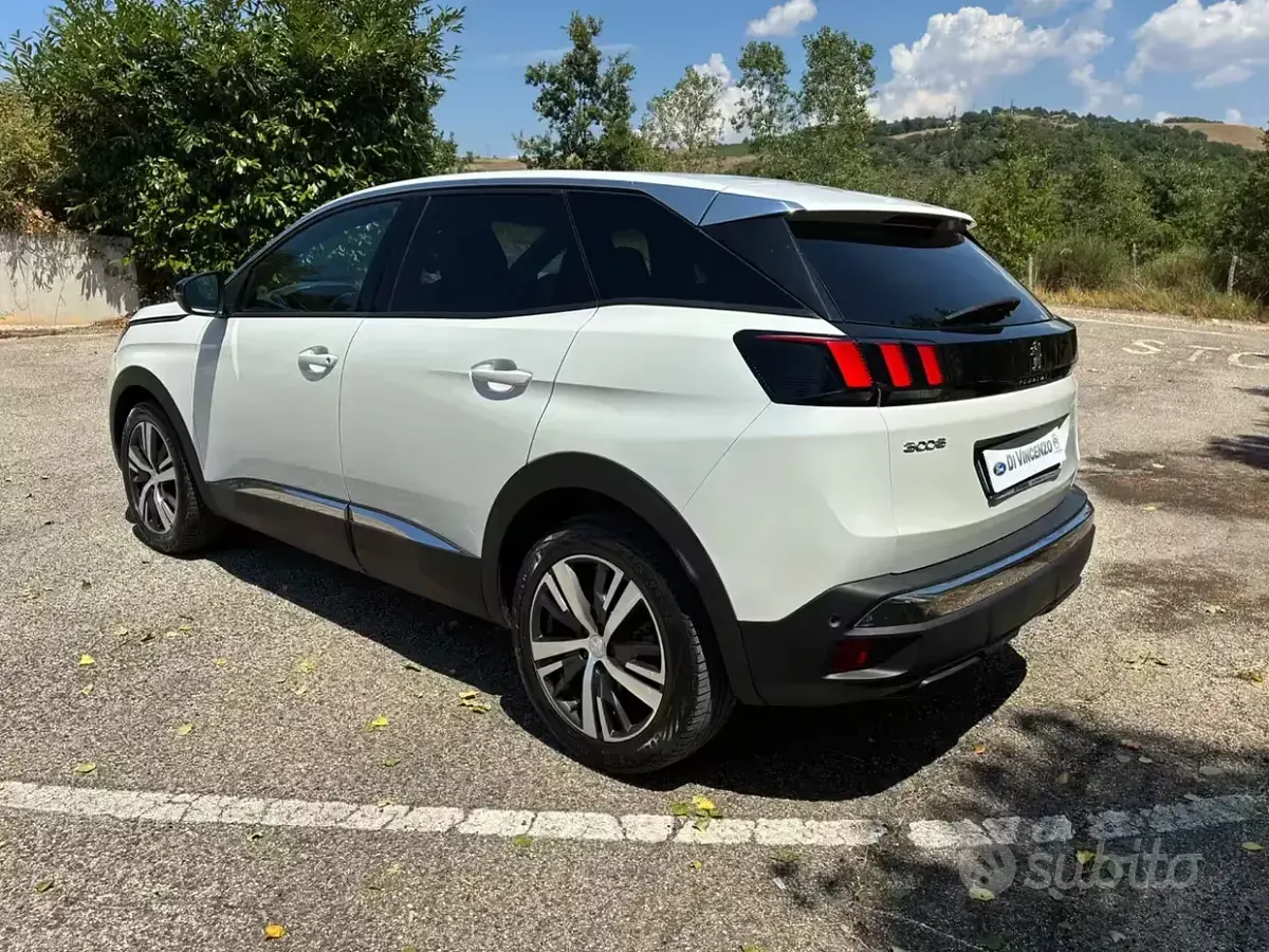 Usata Peugeot 3008 GT 131 CV (96 kW) 2023 Bianco SUV