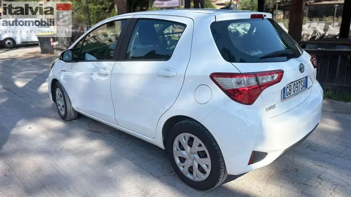 Usata Toyota Yaris Hybrid Active 101 CV (74 kW) 2020 Other Berlina