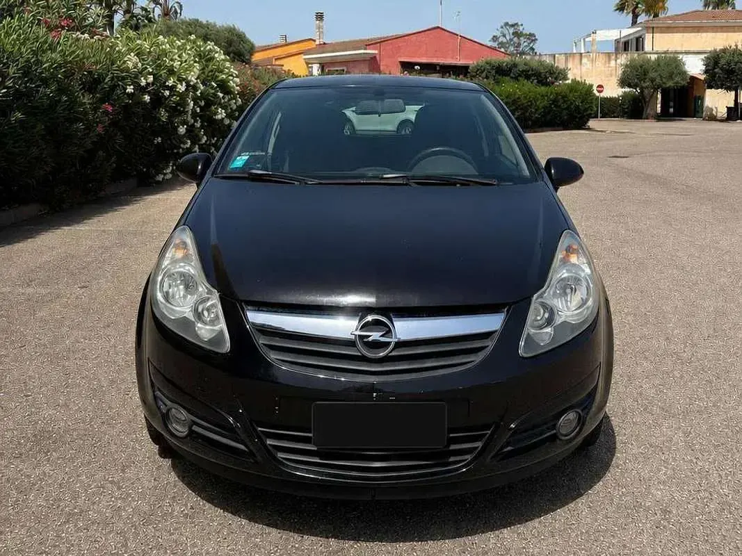 Usata Opel Corsa Edition 86 CV (63 kW) 2010 Nero Utilitaria