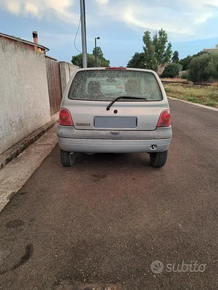 Usata Renault Twingo 58 CV (42 kW) 2002 Grigio Utilitaria