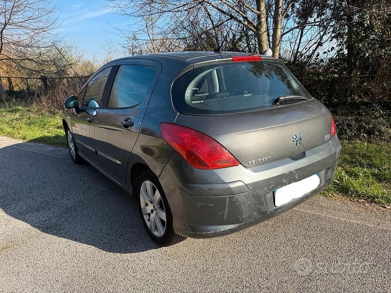 Usata Peugeot 308 90 CV (66 kW) 2010 Berlina