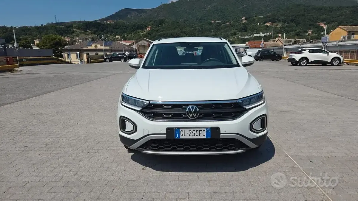 Usata VW T-Roc Life 150 CV (110 kW) 2022 Bianco SUV