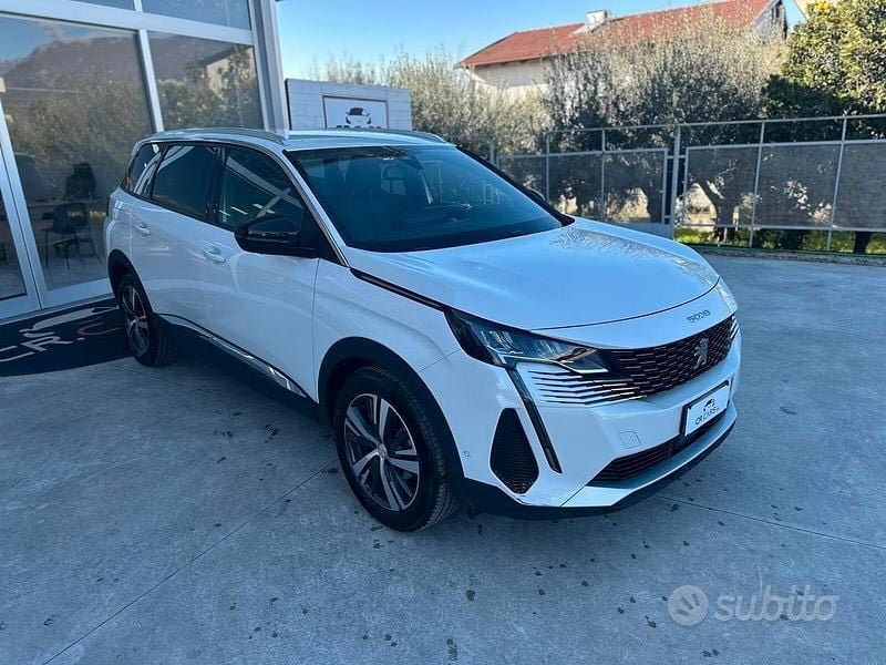 Bianco Usata 2023 Peugeot 5008 Allure SUV | 19.999 € (Ottimo prezzo) - Immagine 1/4