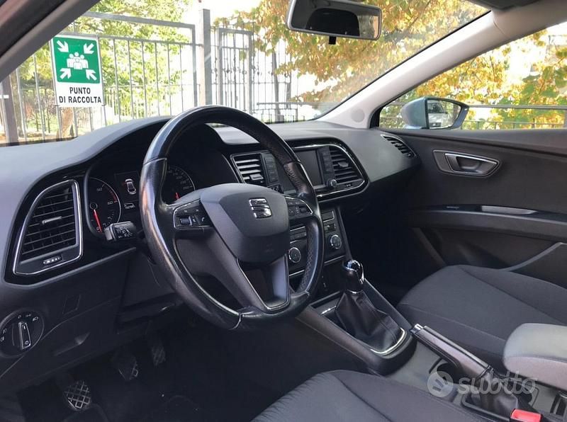 Usata Seat Leon 105 CV (77 kW) 2016 Grigio Berlina