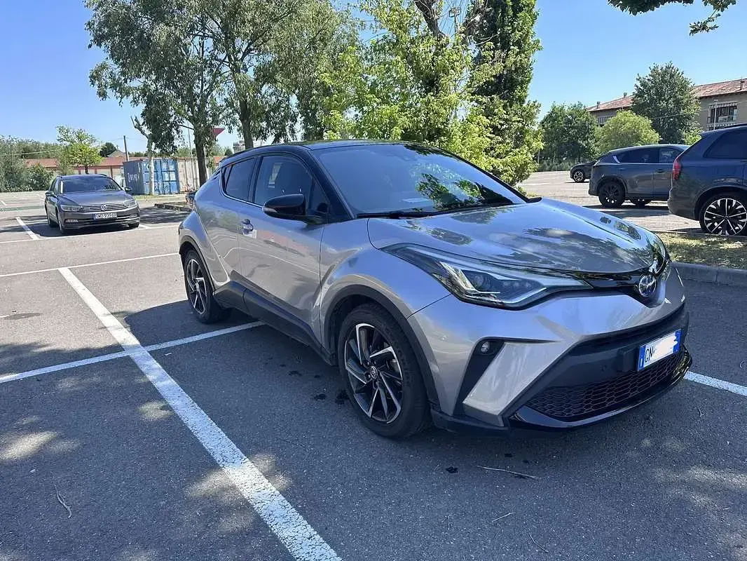 Usata Toyota C-HR Trend 152 CV (111 kW) 2020 Argento SUV