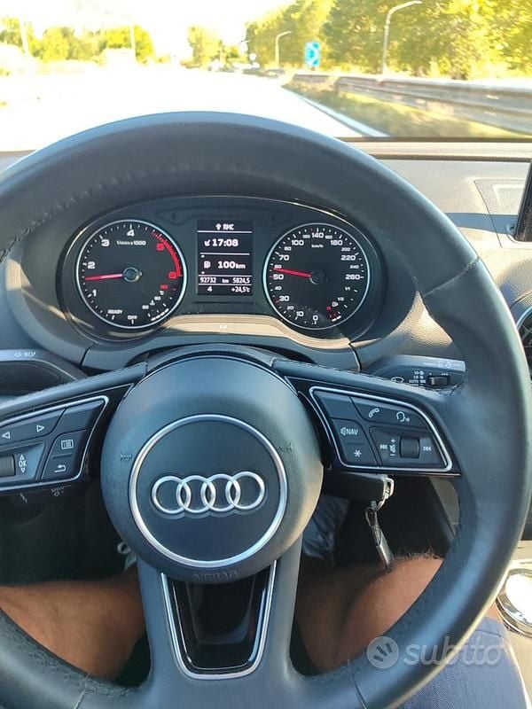 Begagnad Audi A3 2019 Svart Sedan