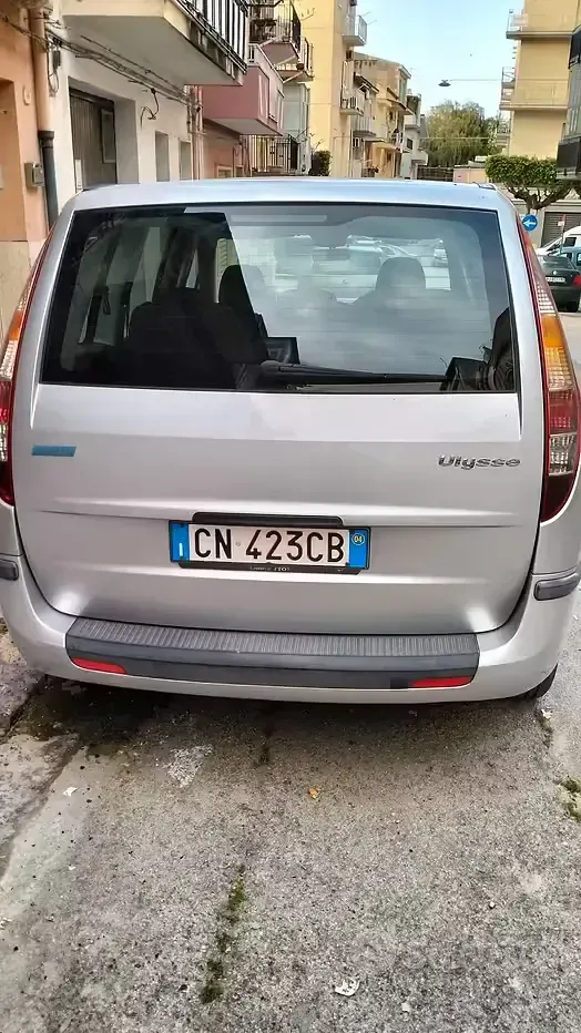 Usata Fiat Ulysse 109 CV (80 kW) 2004 Grigio Monovolume