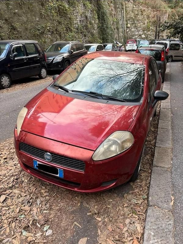 Rosso Usata 2006 Fiat Grande Punto Due volumi | 1000 € - Immagine 1/4