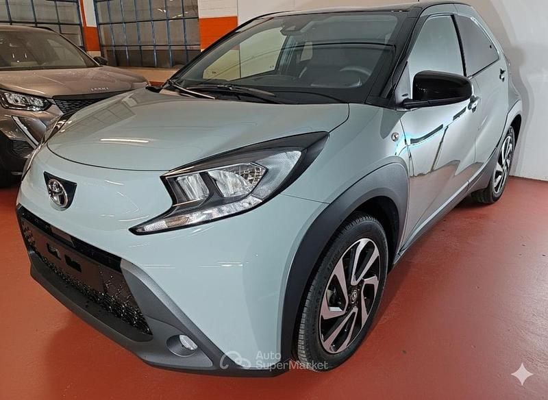 Nuova Toyota Aygo Trend 72 CV (52 kW) 2025 Verde Utilitaria