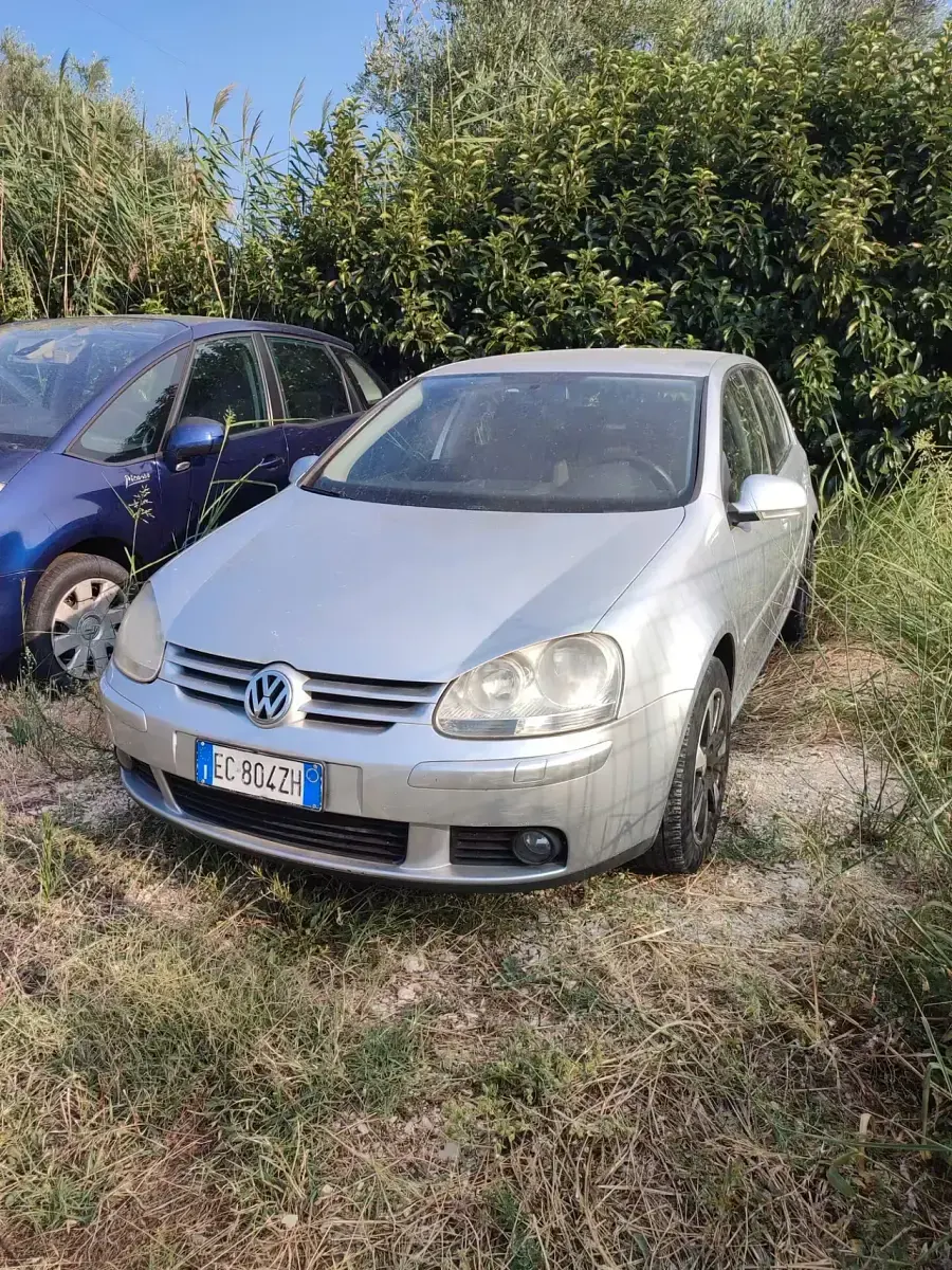 Usata VW Golf IV 105 CV (77 kW) 2006 Argento Berlina
