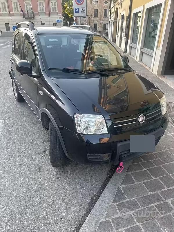 Usata Fiat Panda 4x4 80 CV (58 kW) 2010 Nero Utilitaria