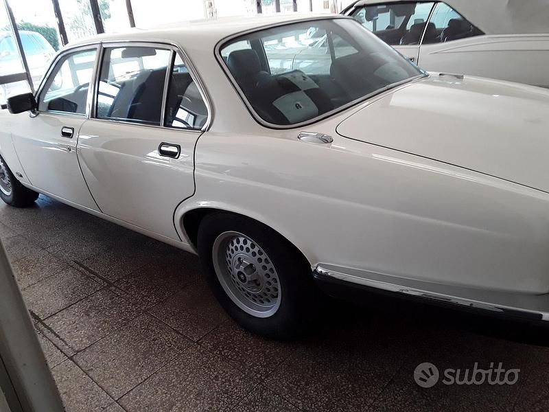 Usata Jaguar XJ6 1983 Bianco Berlina