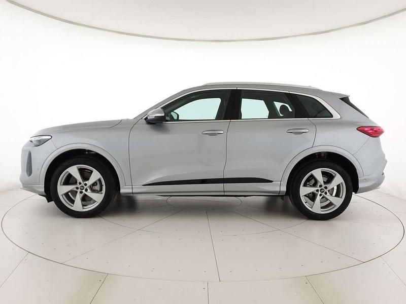 Nuova Audi Q5 Advanced 204 CV (150 kW) 2026 Argento fioretto metallizzato SUV