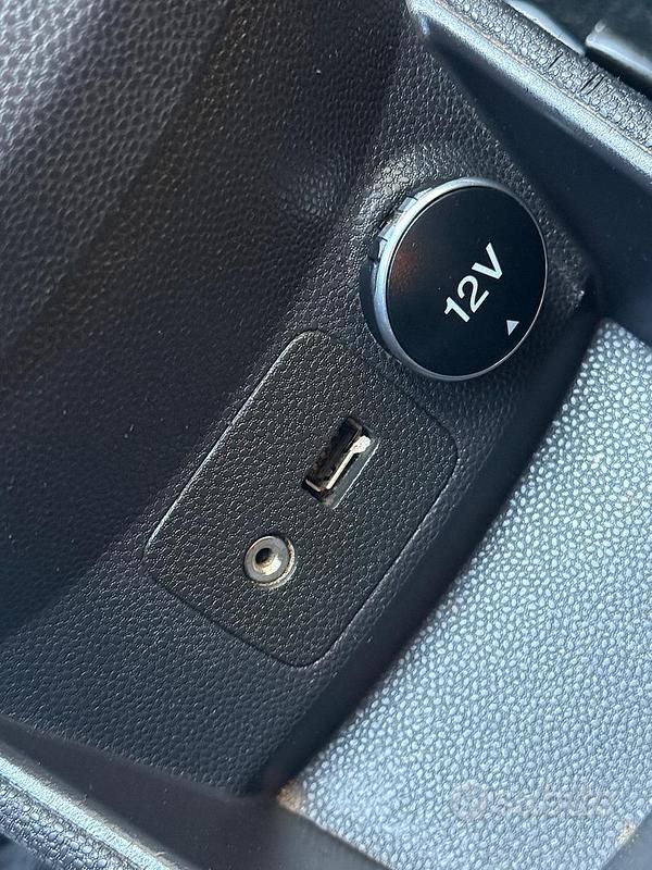 Usata Ford Fiesta 75 CV (55 kW) 2013 Blu Utilitaria