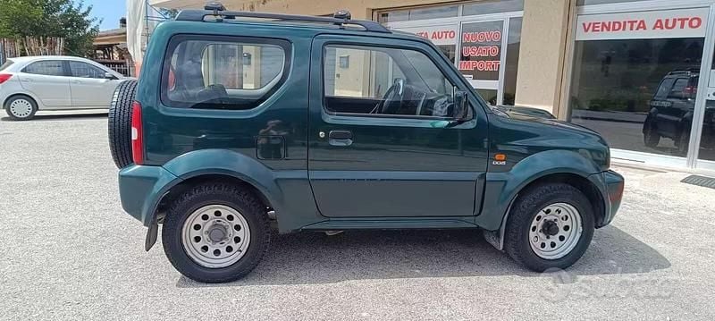 Second-hand Suzuki Jimny 86 CP (63 kW) 2007 Verde SUV