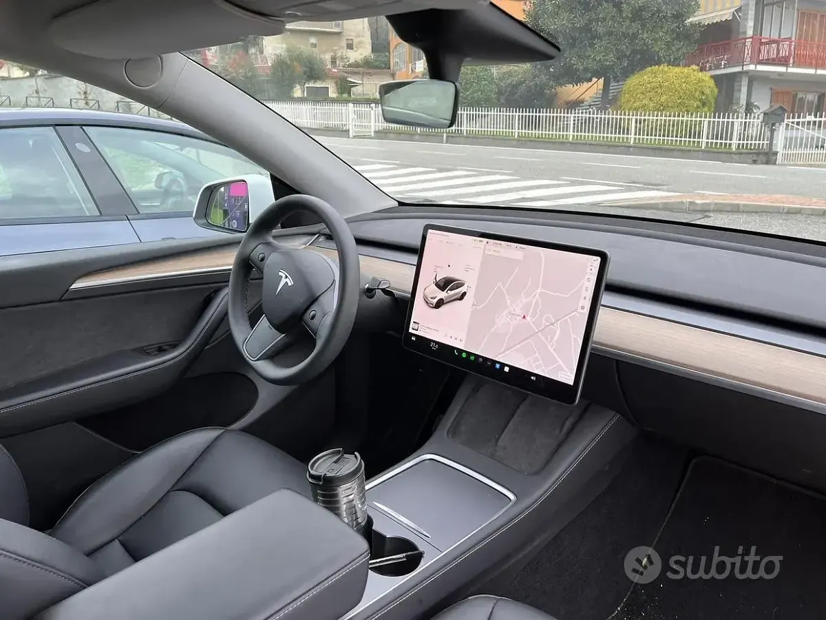 Usata Tesla Model Y 152 kW (208 CV) 2022 Bianco SUV