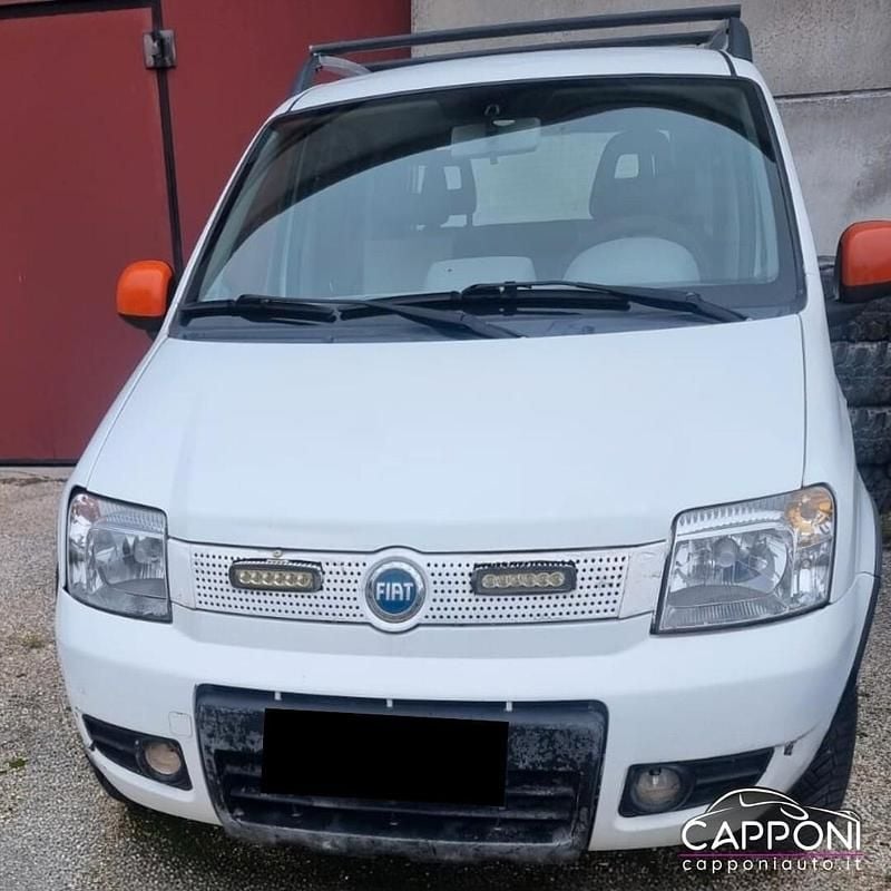Usata Fiat Panda 4x4 69 CV (50 kW) 2006 Bianco Utilitaria