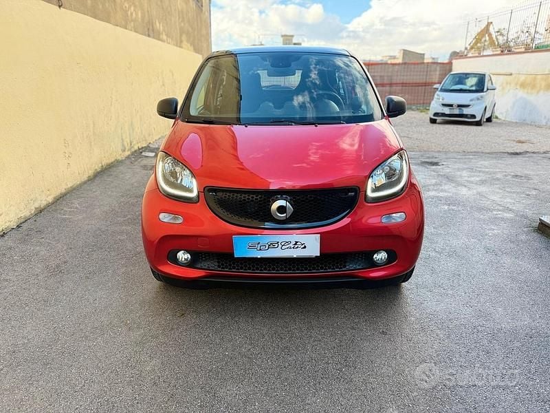 Rosso Usata 2019 Smart ForFour Passion Due volumi | 10.999 € (Buon prezzo) - Immagine 1/4