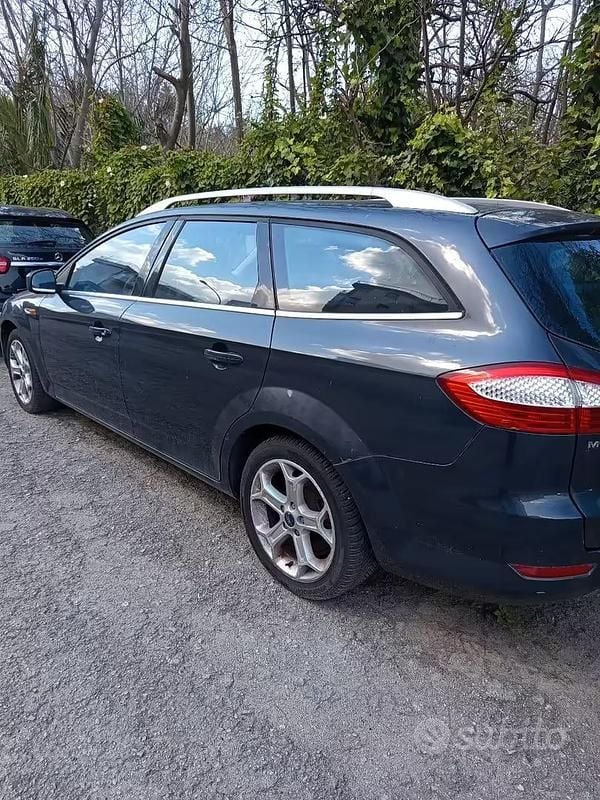 Begagnad Ford Mondeo 132 HK (97 kW) 2010 Svart Kombi