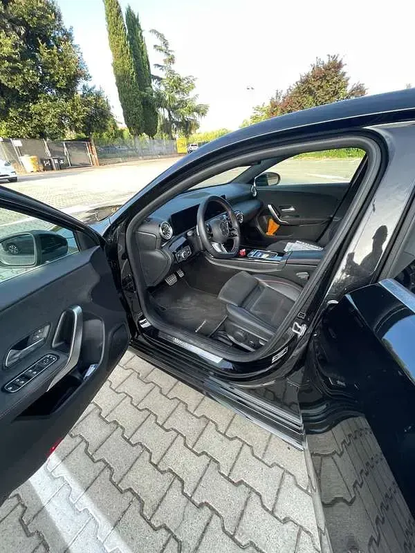 Usata Mercedes 180 AMG Line Premium 116 CV (85 kW) 2023 Nero Berlina